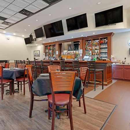 Clarion Hotel & Suites BWI Airport North Baltimore Eksteriør billede
