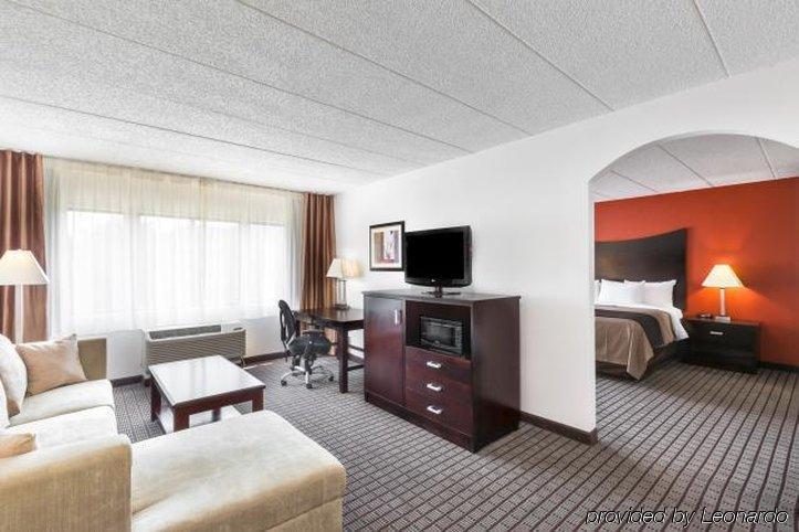 Clarion Hotel & Suites BWI Airport North Baltimore Eksteriør billede