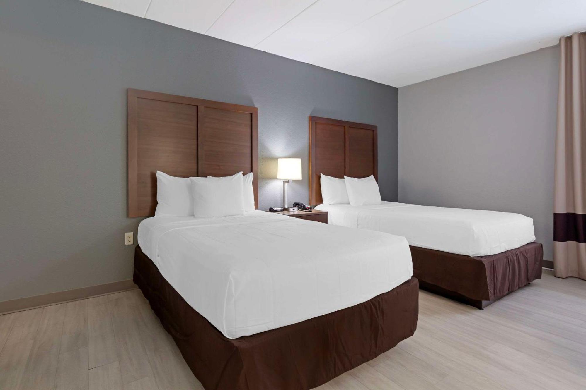 Clarion Hotel & Suites BWI Airport North Baltimore Eksteriør billede