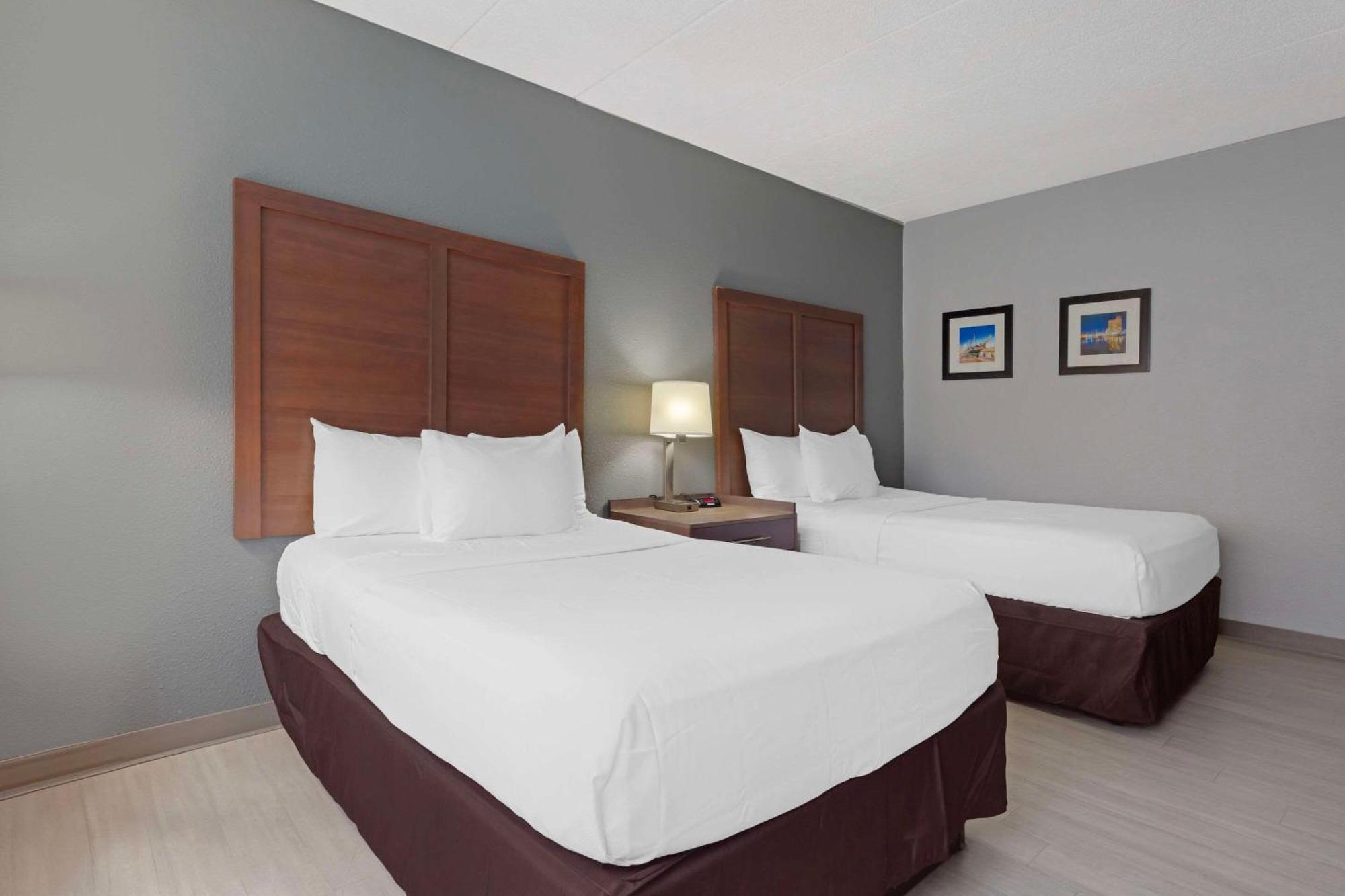 Clarion Hotel & Suites BWI Airport North Baltimore Eksteriør billede