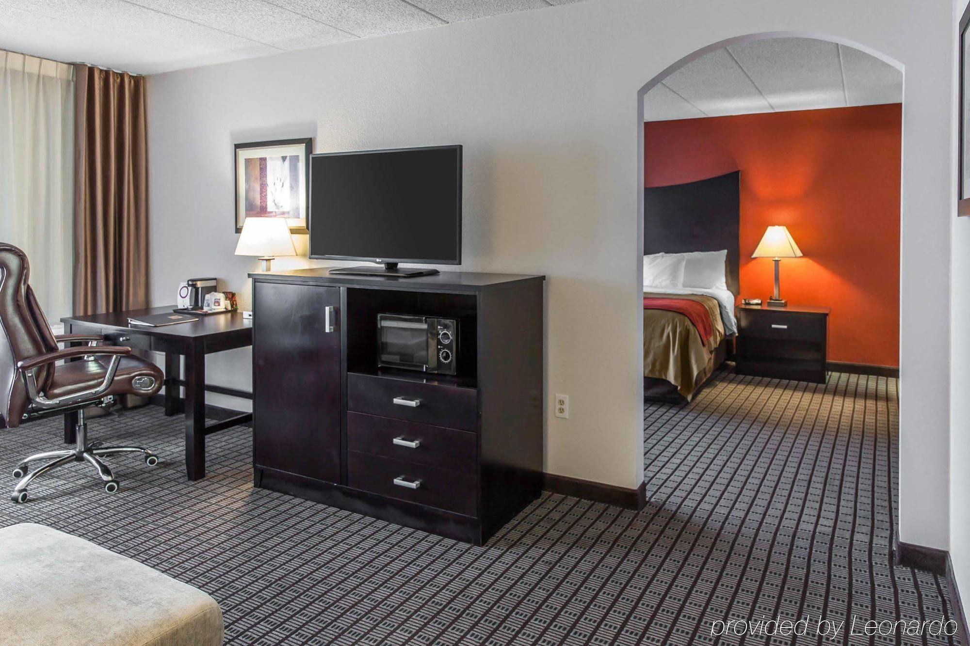 Clarion Hotel & Suites BWI Airport North Baltimore Eksteriør billede