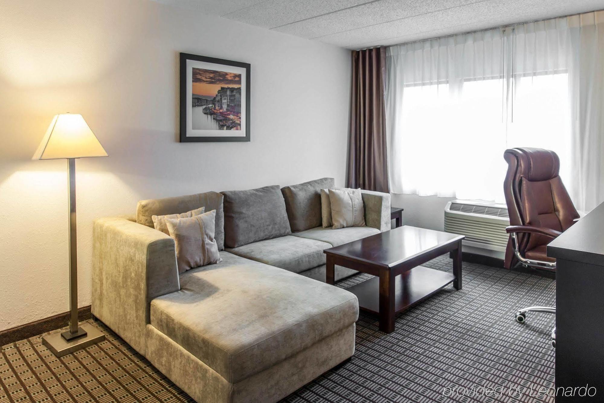 Clarion Hotel & Suites BWI Airport North Baltimore Eksteriør billede