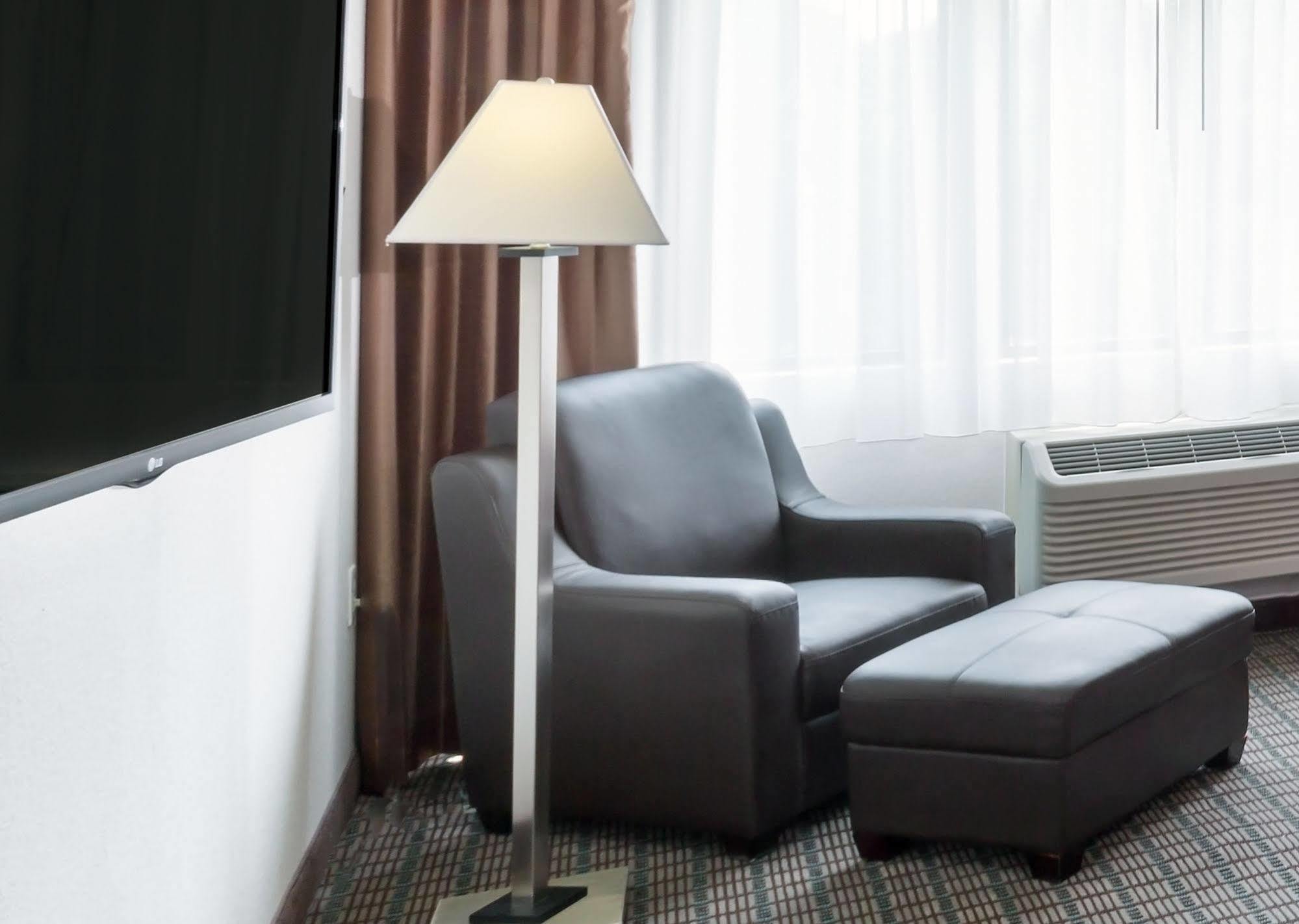 Clarion Hotel & Suites BWI Airport North Baltimore Eksteriør billede